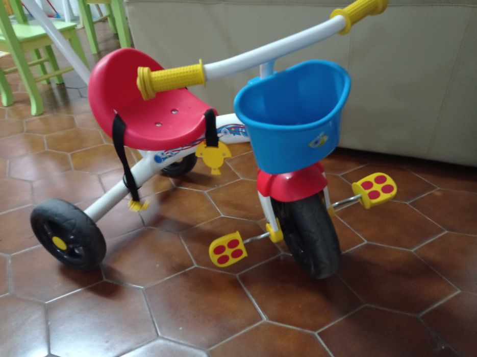 triciclo de empurrar