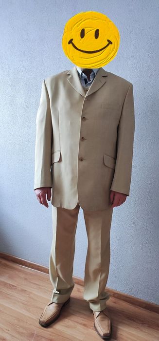 Sprzedam garnitur męski.