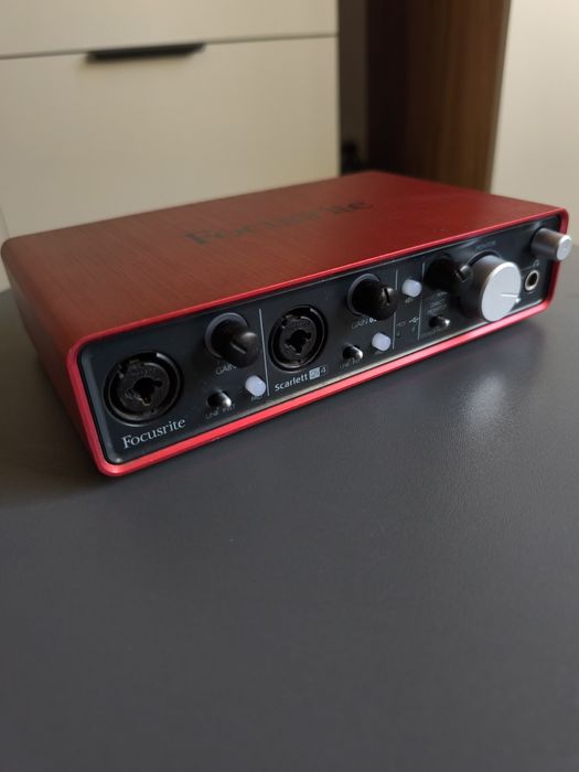 Interfejs Audio Focusrite Scarlett 2i4 (1. Gen) + MIDI | Stan BDB
