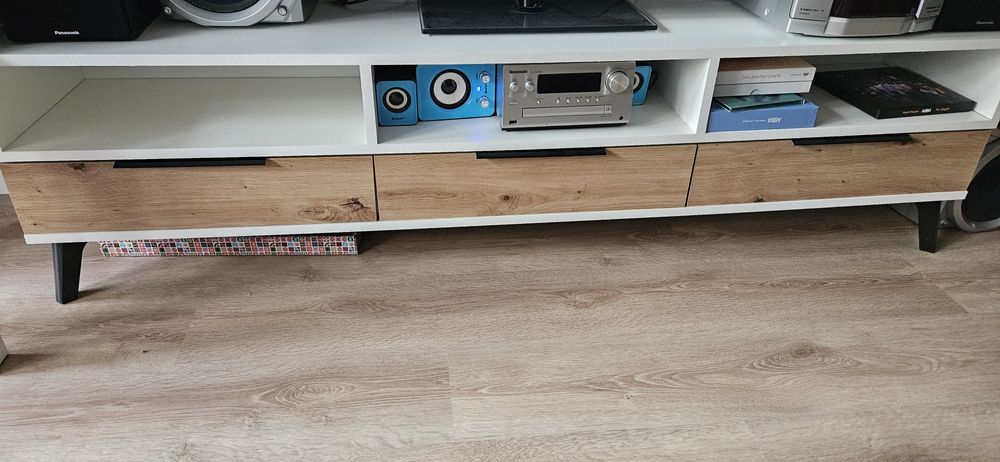 Szafka pod TV prawie nowa