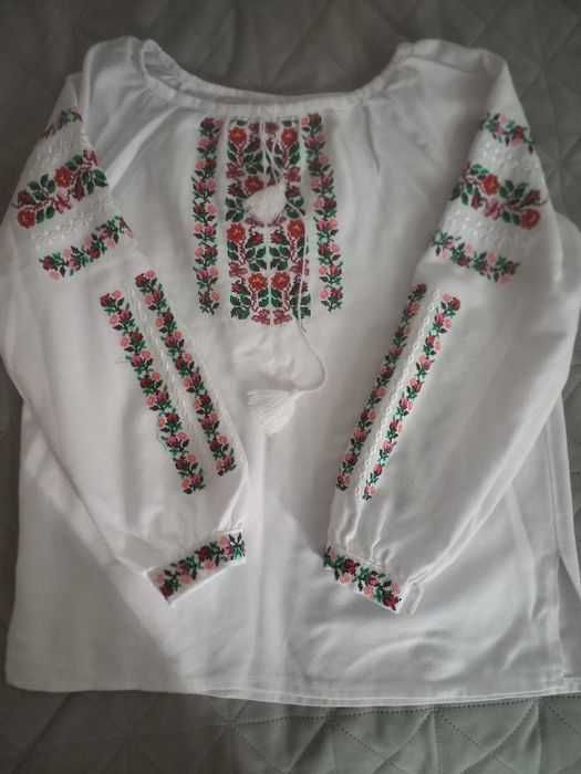 Унікальна вишита сорочка