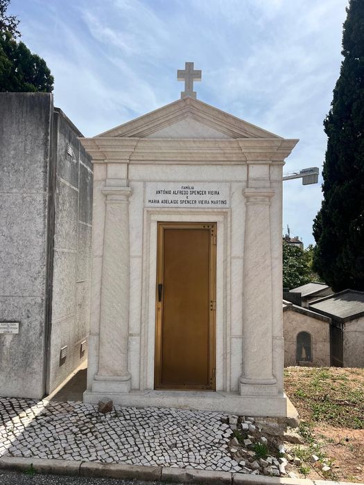 Jazigo para uma familia