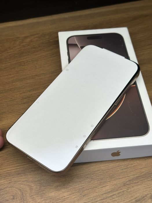 Iphone 16 pro max 256 GOLD