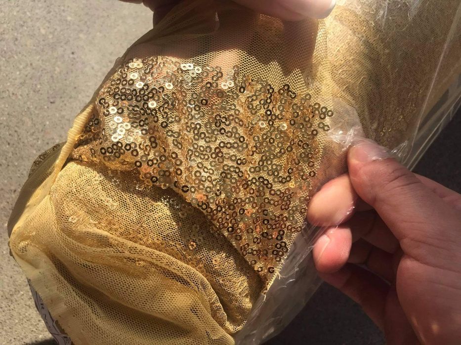 Materiał obrus cekinowy złoty 5 m