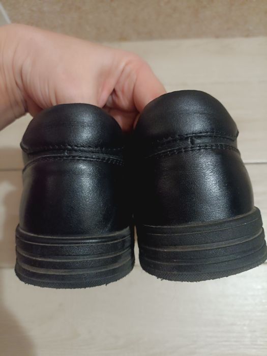 Чоловічі шкіряні кросівки