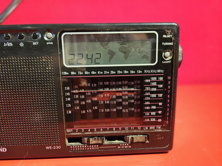 Radio globalne Intersound WE-230 z futerałem