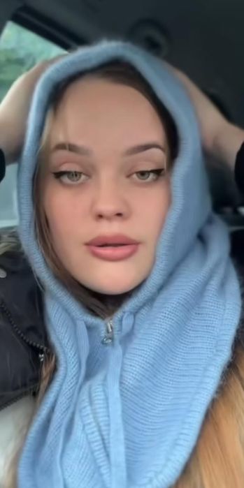 Капор з ангори на блискавці