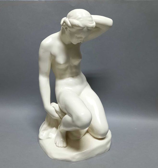 Akt - kąpiąca się, figura Rödental, proj. Fritz Winkler