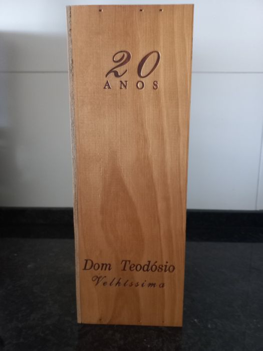 D. Teodósio 20 anos