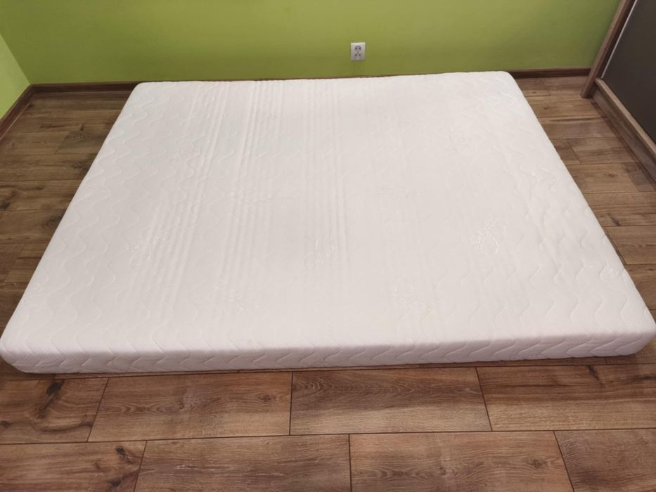 Piankowy materac