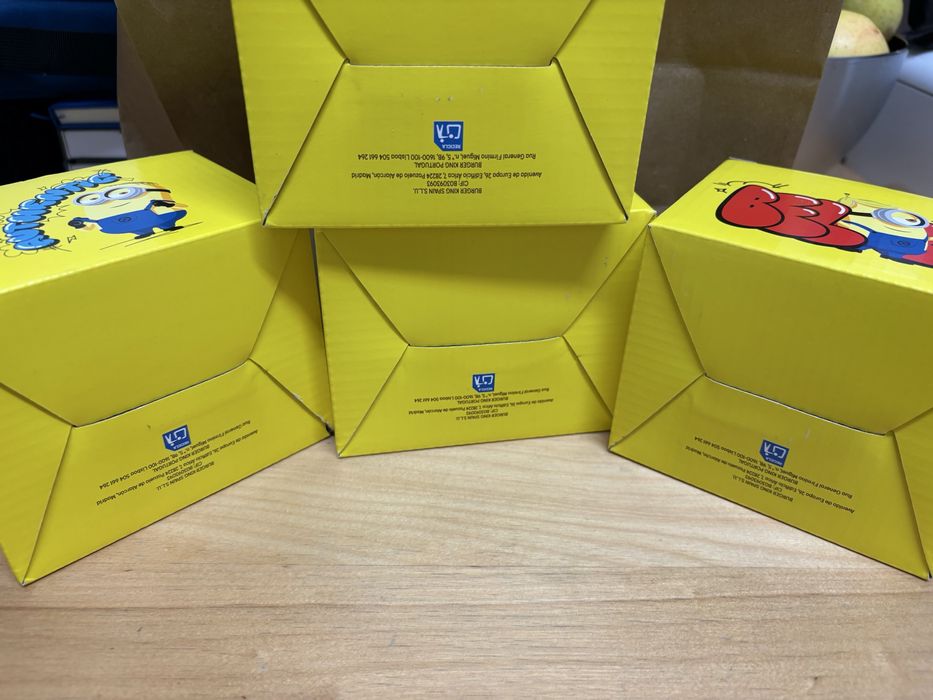 4 Caneca Minions Burger King novas embaladas - coleção completa