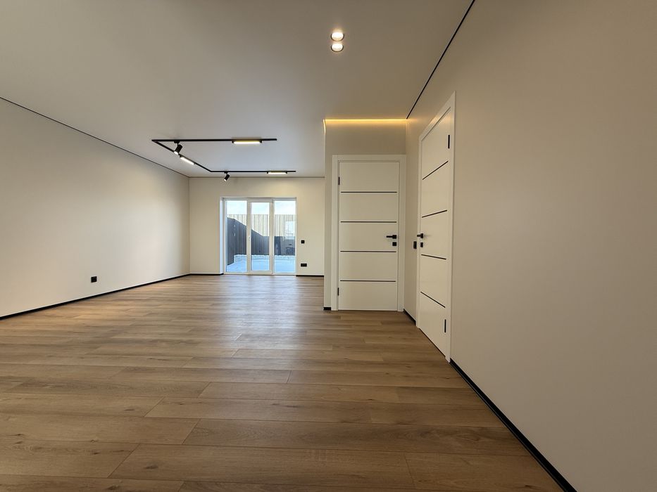 Продаж сучасного таунхауса з ремонтом у Підгайцях.