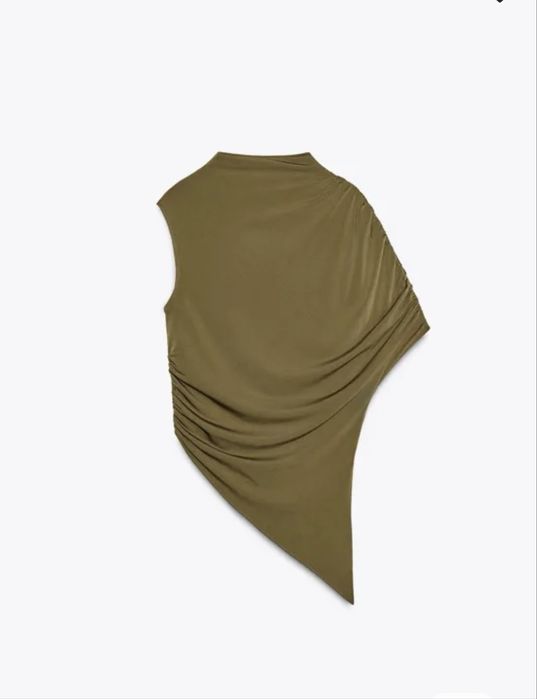 Топ Zara хакі. Дуже стильний. і гарний.