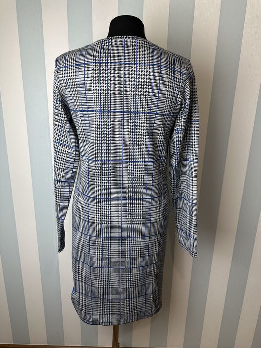 Szara biurowa sukienka z długim rękawem w kratkę 38 M True Spirit