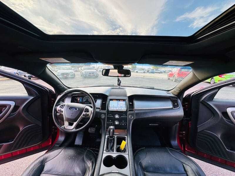 2018 Ford Taurus SEL