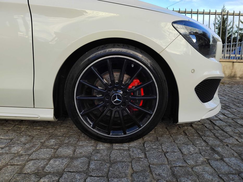 Mercedes CLA 200 AMG / Cx. Manual