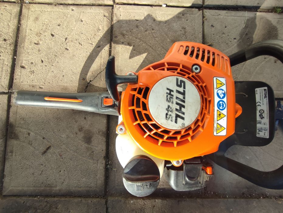 STIHL HS 45 Бензиновий Кущоріз