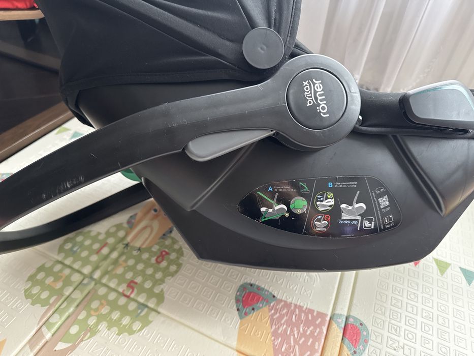 Автокрісло Britax Romer Baby Safe Core