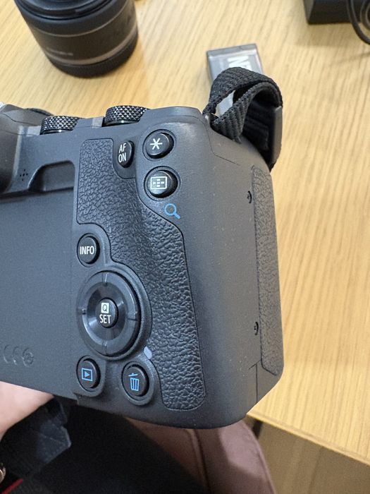 Canon EOS RP body + obiektyw Canon RF 50 mm 1.8 + gratisy