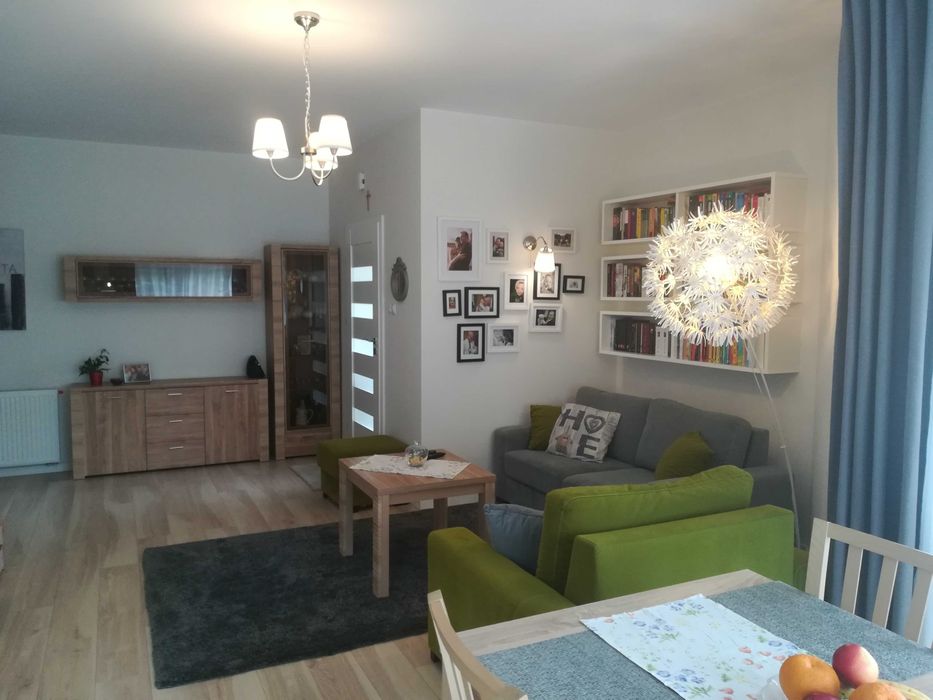 Dwie sofy rozkładane + pufa, komplet zamsz szary,zieleń,zadbane czyste