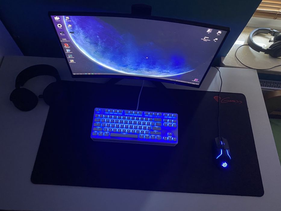 Zestaw komputerowy PC najwyższej klasy + monitor itd. + GRATISY!!