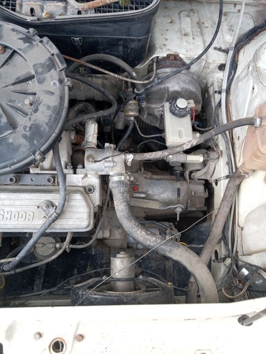 Продам автомобіль Шкода Фаворит синього кольору