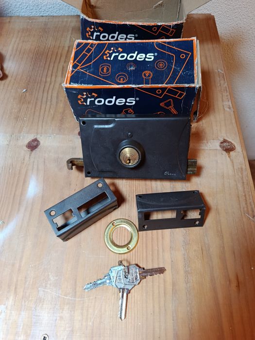 Fechaduras Rodes ( nova na caixa)