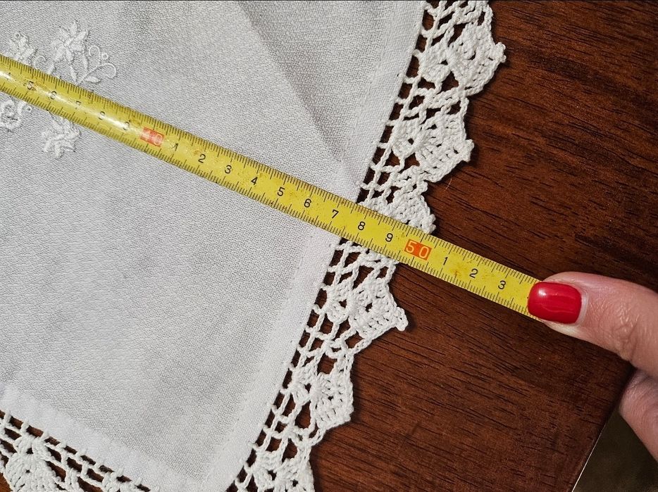 Panos brancos com renda feita à mão (novos)