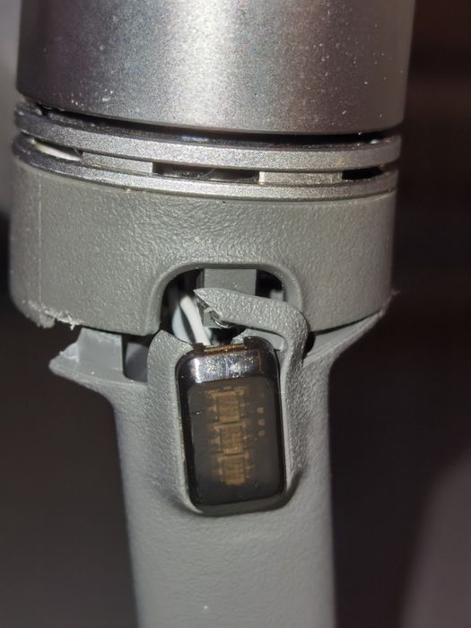 Mavic 2 zoom pernas da frente estaladas