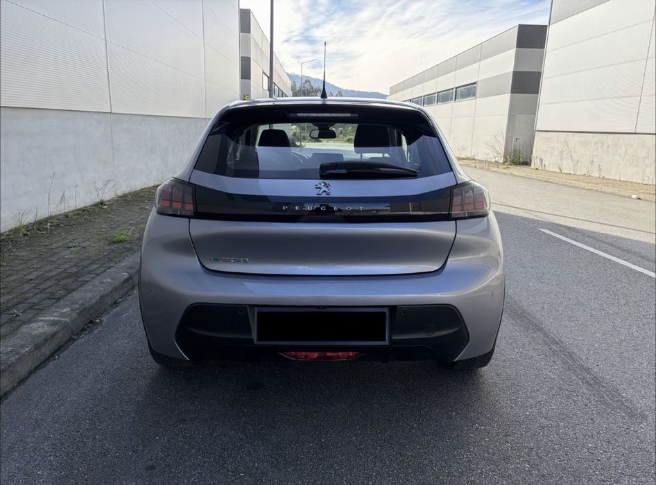 Peugeot e-208 - 99.862 kms