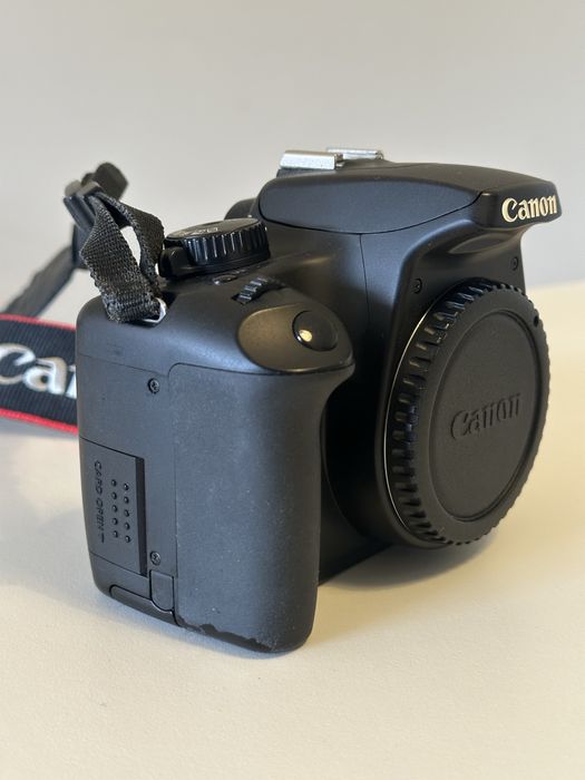Canon EOS 1000d + 50mm f/1.8 + 70-210 f/4-5.6