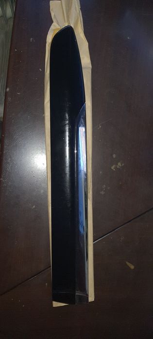 Молдинг задней правой двери Lexus