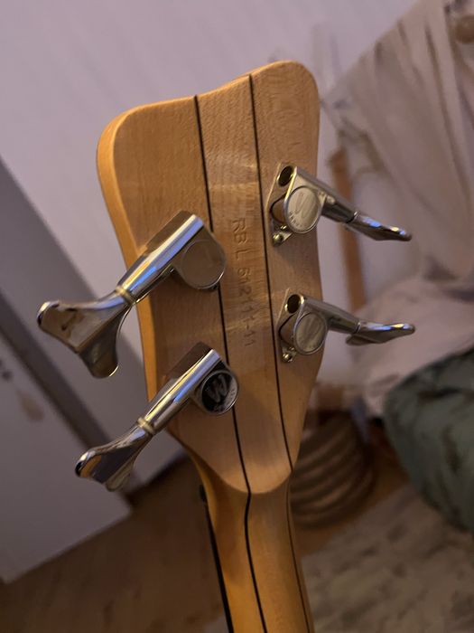 Baixo warwick 4 cordas