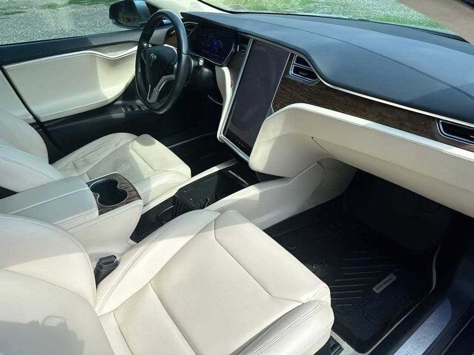 Tesla Model S 100D      2018