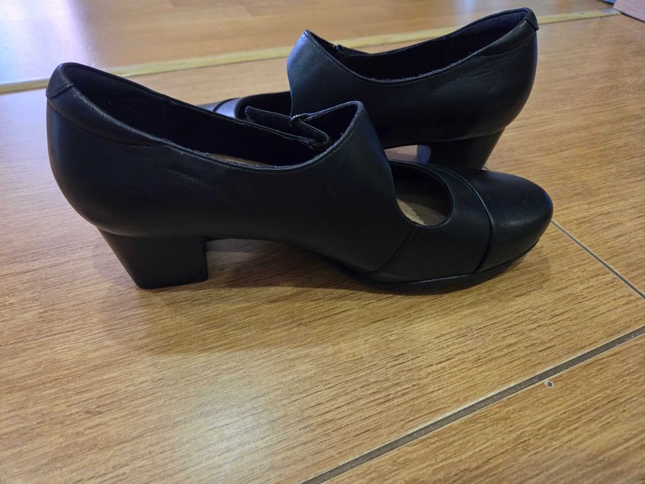 Туфлі clarks на весну