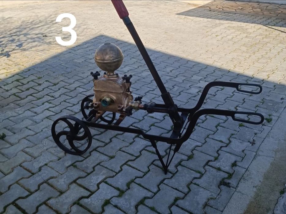 Bombas transfega vinho antigas