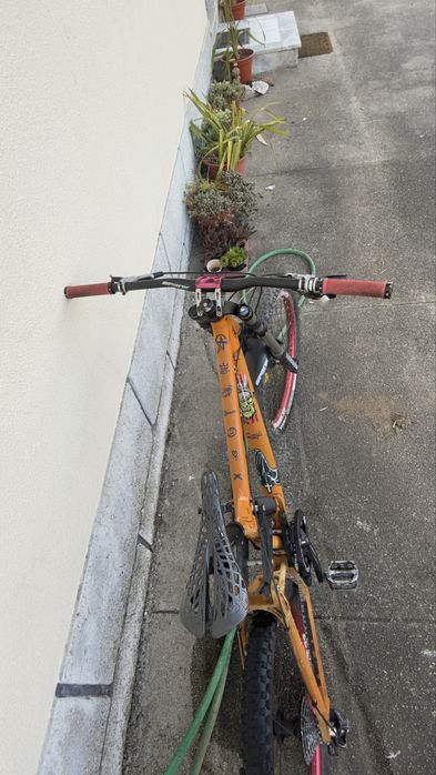 Bicicleta BTT Suspensão Total (Downhill) RockShox – Muito Robusta