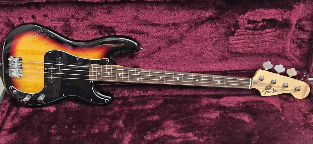 Fender Standard Precision Bass Novo