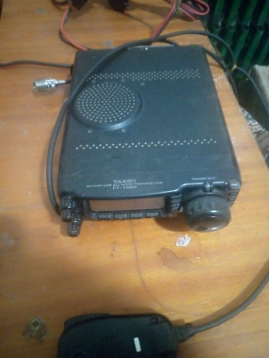 Радіостанція FT-100