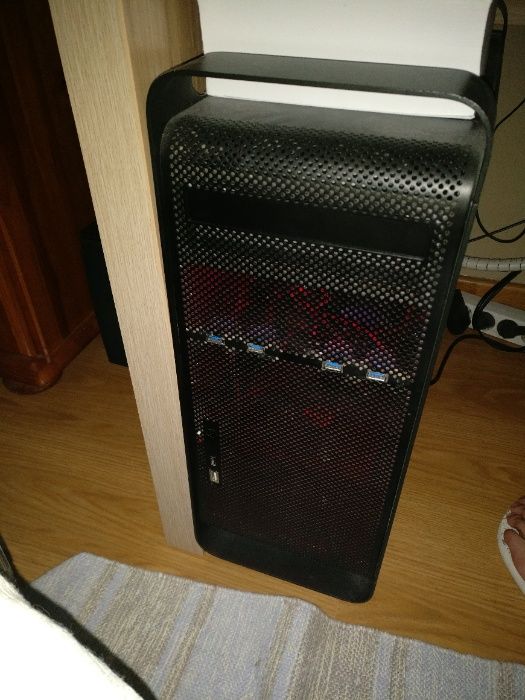 Caixa ATX mac pro426429437109882881