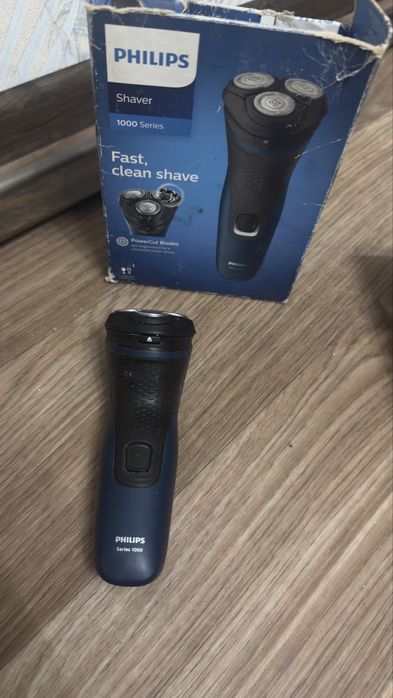Philips  series  1000  бритва