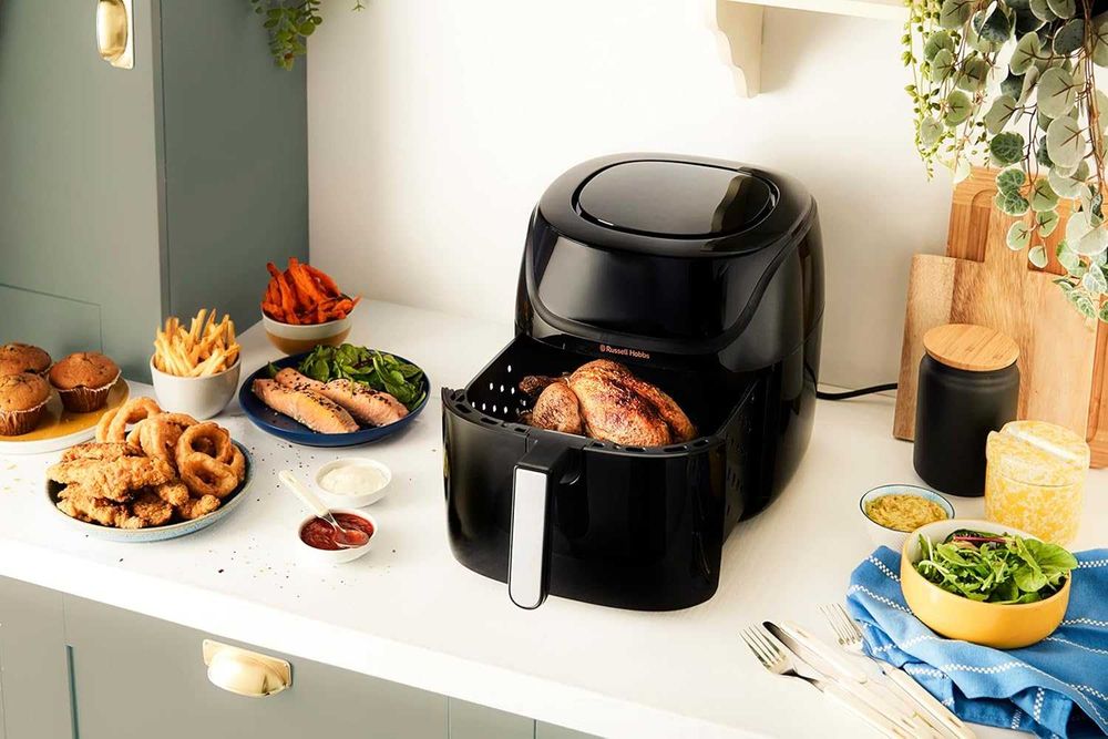 аерогриль Russell Hobbs SatisFry, Аерофритюрниця об'ємом 4 л, Фритюрниця з гарячим повітрям, Регульована температура до 200°C, Таймер 60