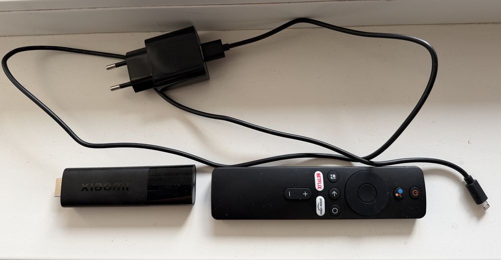 Смарт медіа приставка HD-медіаплеєр Xiaomi Mi TV Stick 4K (MDZ-27-AA)
