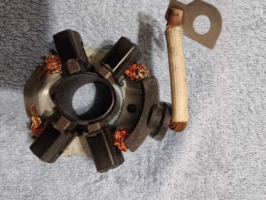 Щеткодержатель стартера SBH0025