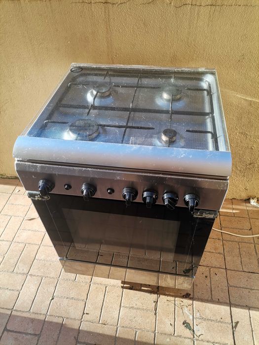 Frigorífico e fogao