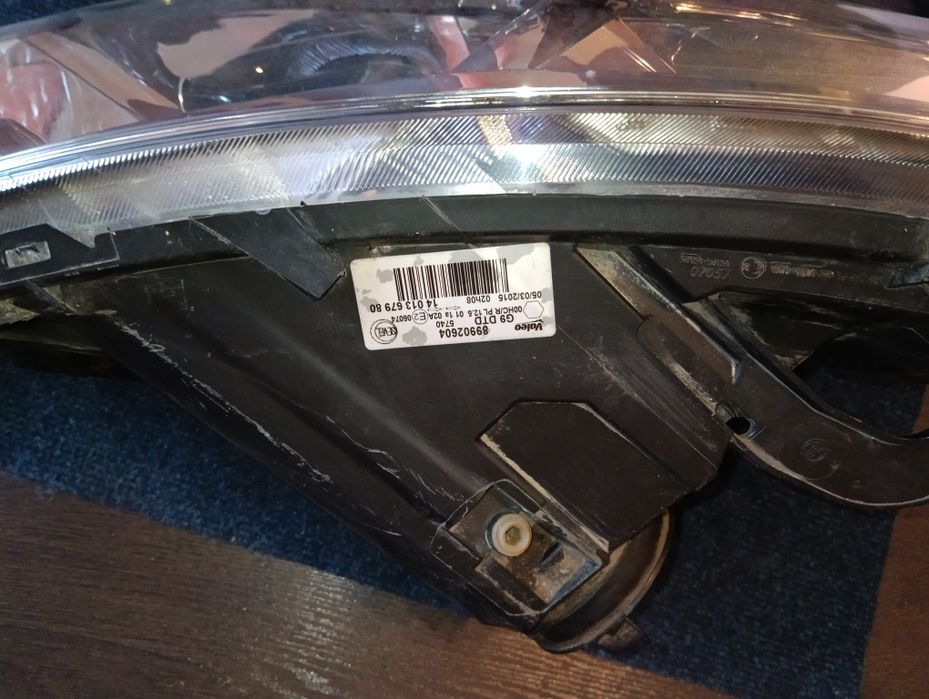 Продам фары Пежо Эксперт