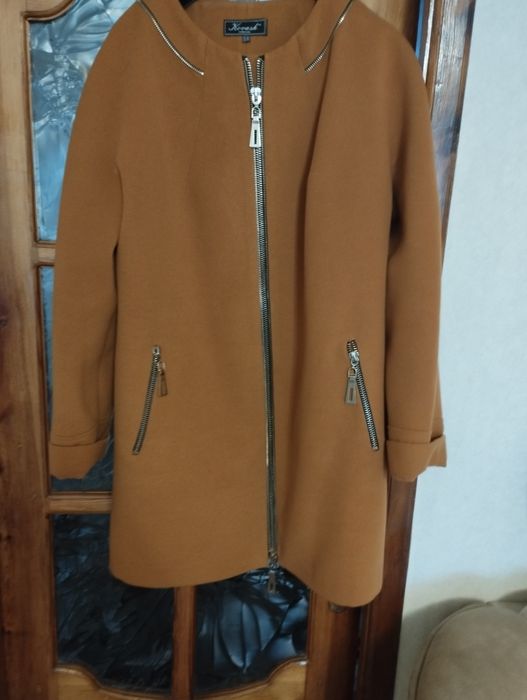 Пальто жіноче демісезонне