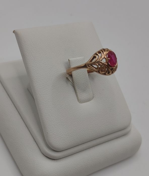 Piękny złoty pierścionek pr.585 od Halogsm Zgierz.