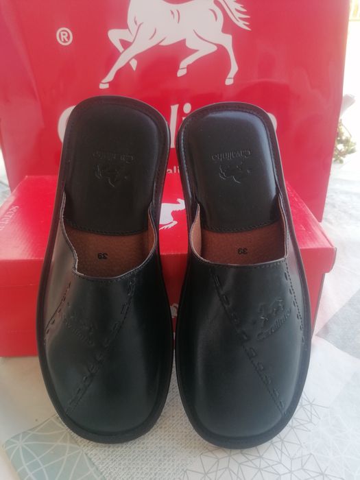Chinelos pele genuína Marca "CAVALINHO" * artigo NOVO sem uso