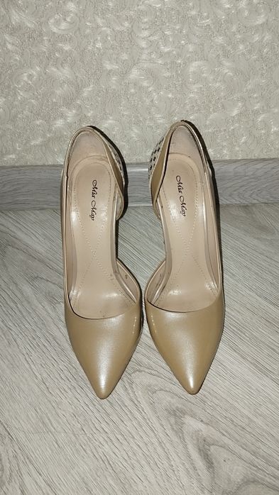 Туфли на шпильке